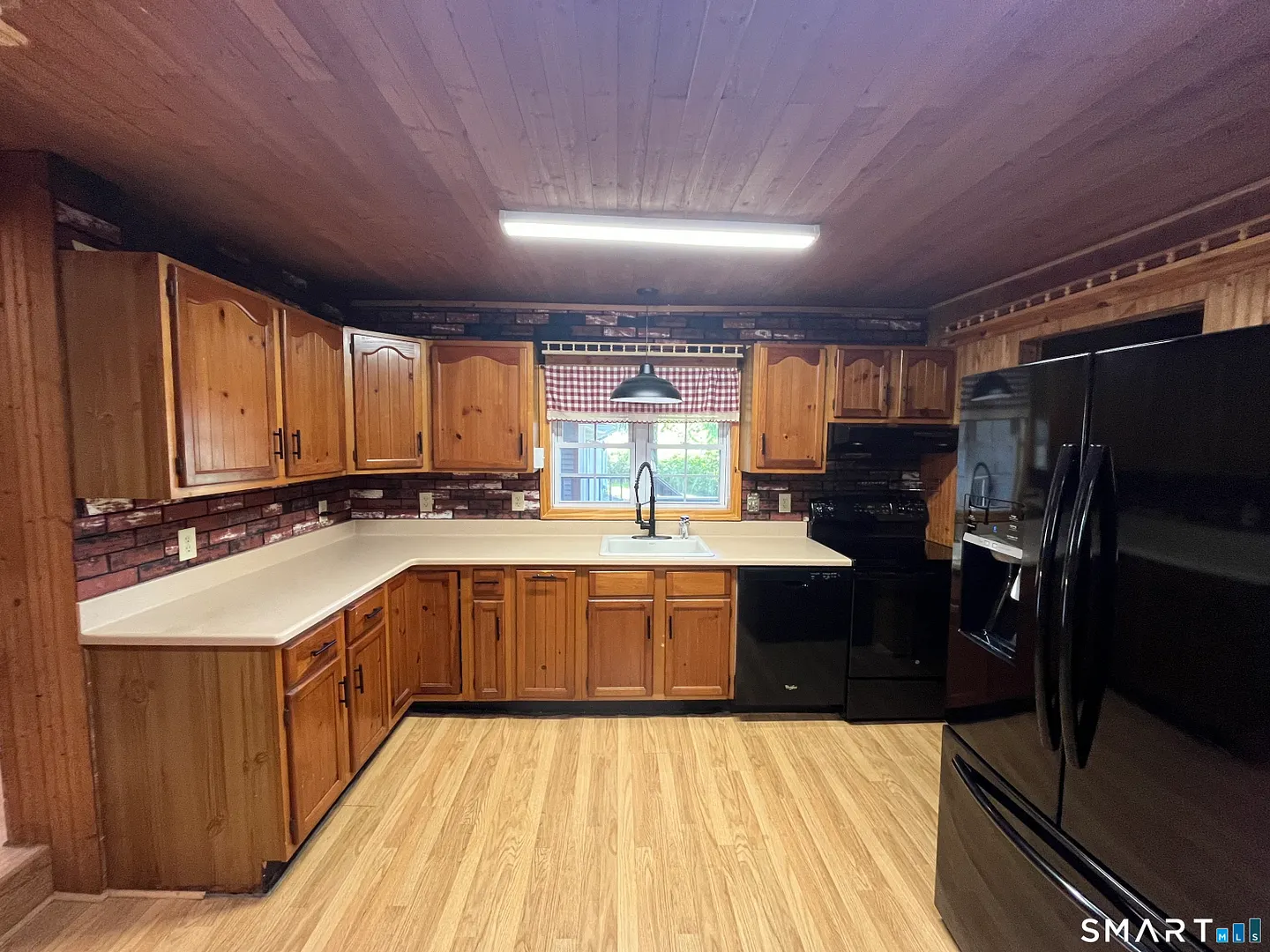 303 Somers Road Photo 10