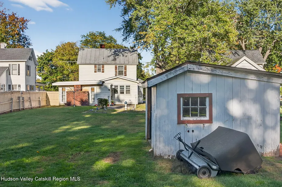 251 Jefferson Heights Photo 2
