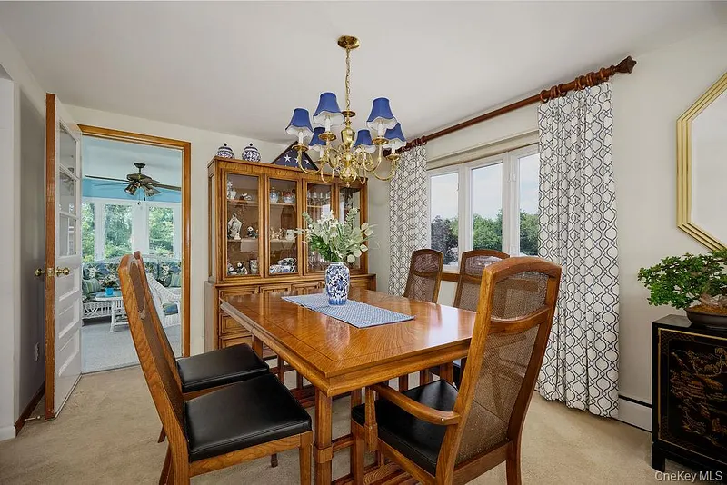 8 Carroll Drive Photo 17