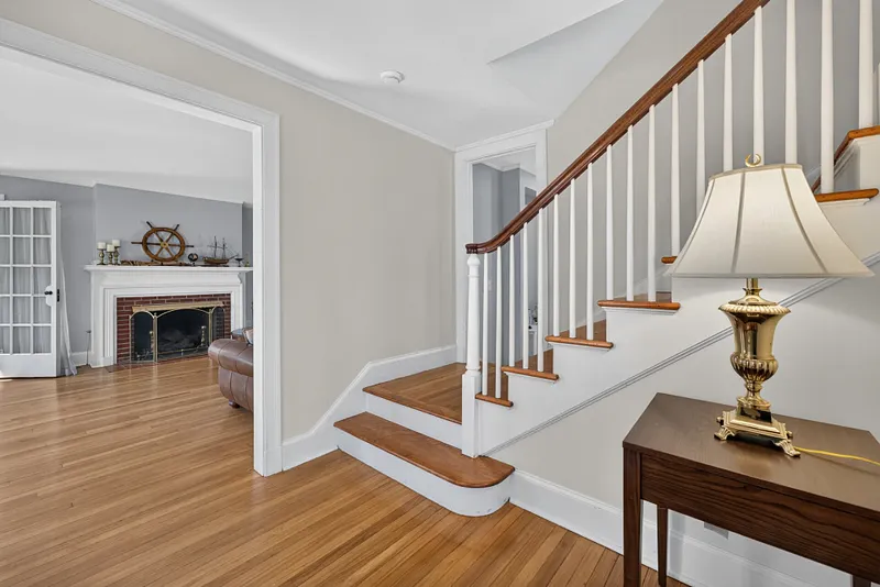 39 Glenwood Avenue Photo 12