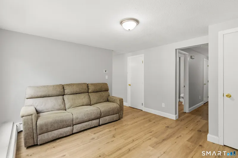 436 Tiffany Lane Photo 25