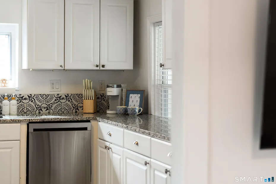 510 Reef Road Photo 12