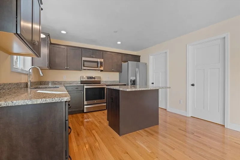 11 Rockingham Road #H Photo 9