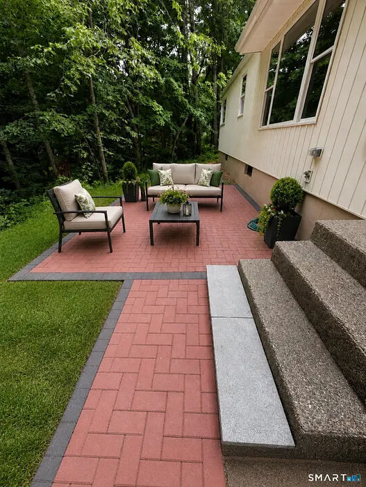 106 Glenwood Road Photo 16