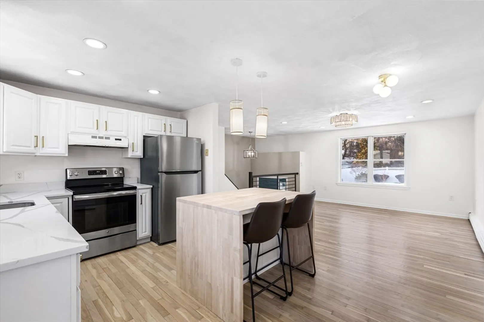 51 Belmont Ave Photo 7