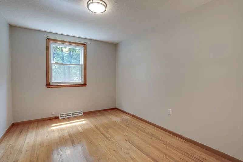 680 East Street Photo 25