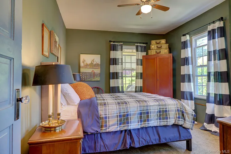 18 Stagecoach Lane Photo 26