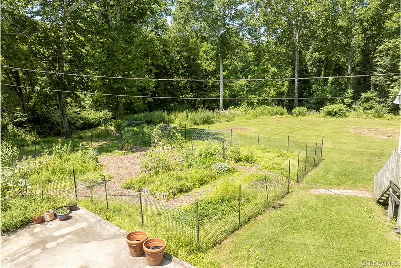 13-14 Creekside Place Photo 47