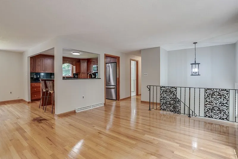 680 East Street Photo 15