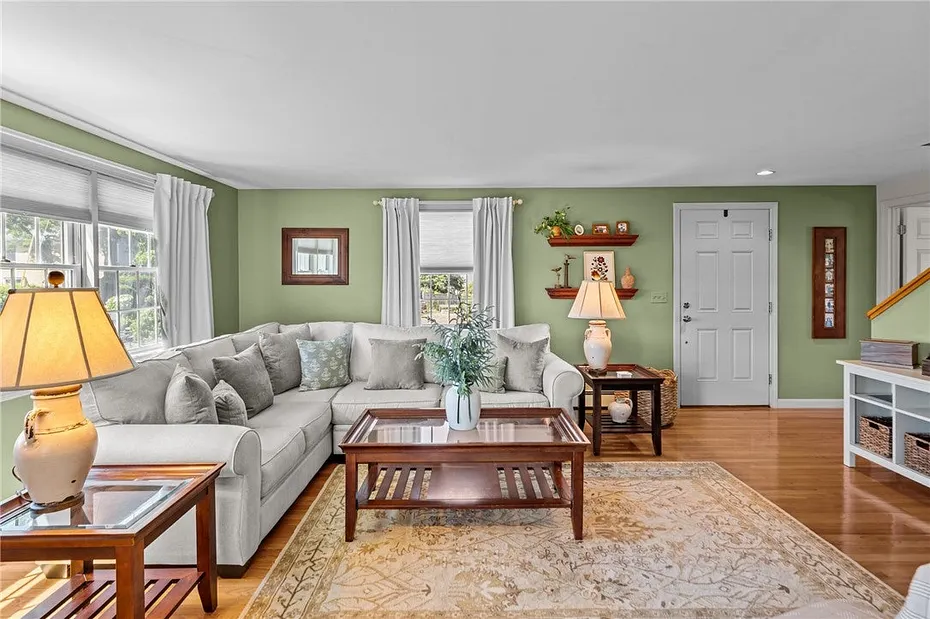 14 Wolcott Avenue Photo 8