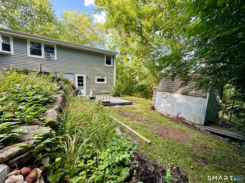 670 Benham Street Photo 25