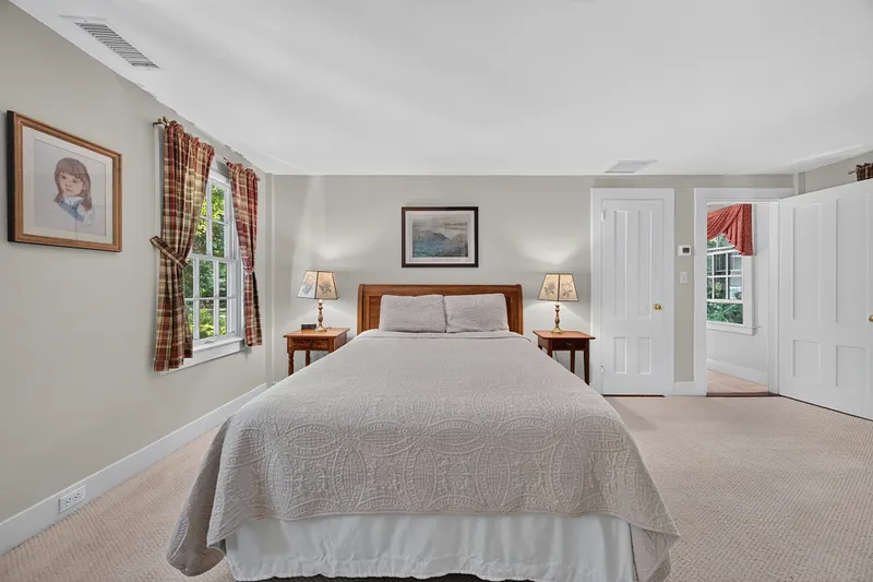 9 Ingham Hill Road Photo 23