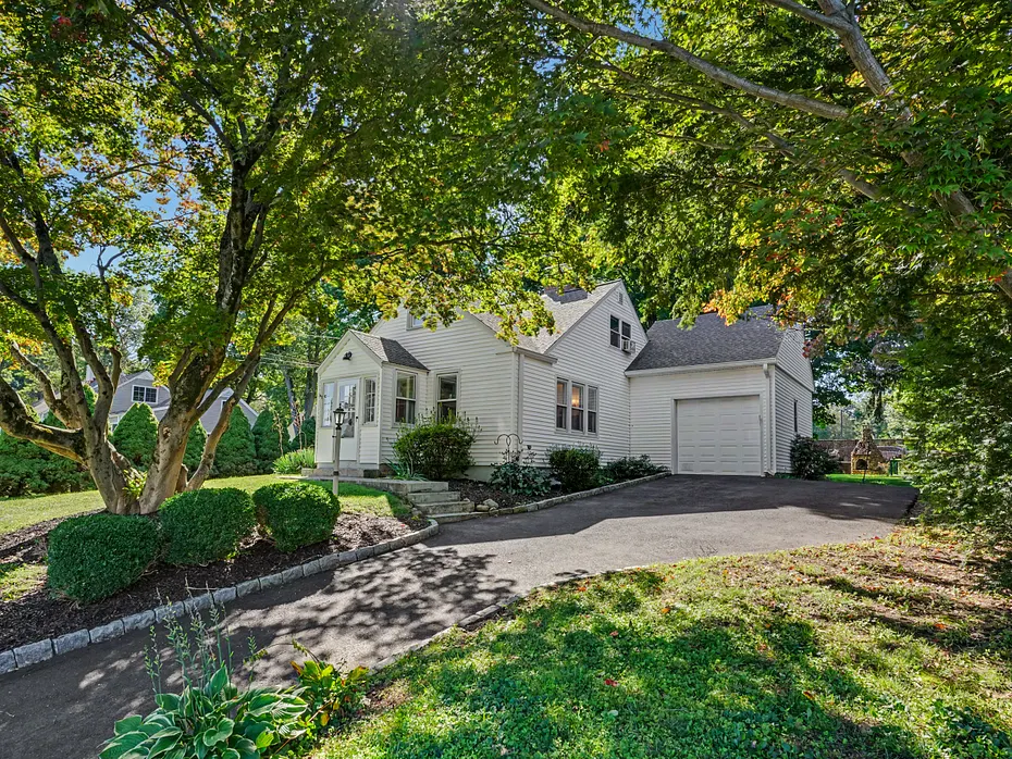 14 Koger Road Photo 2