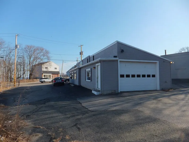 119 Bridge St Photo 2