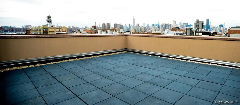 114 Greenpoint Avenue Photo 24