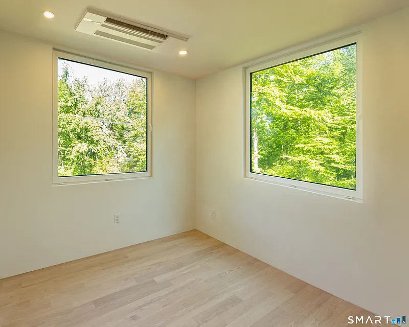 205 East Hyerdale Drive Photo 17