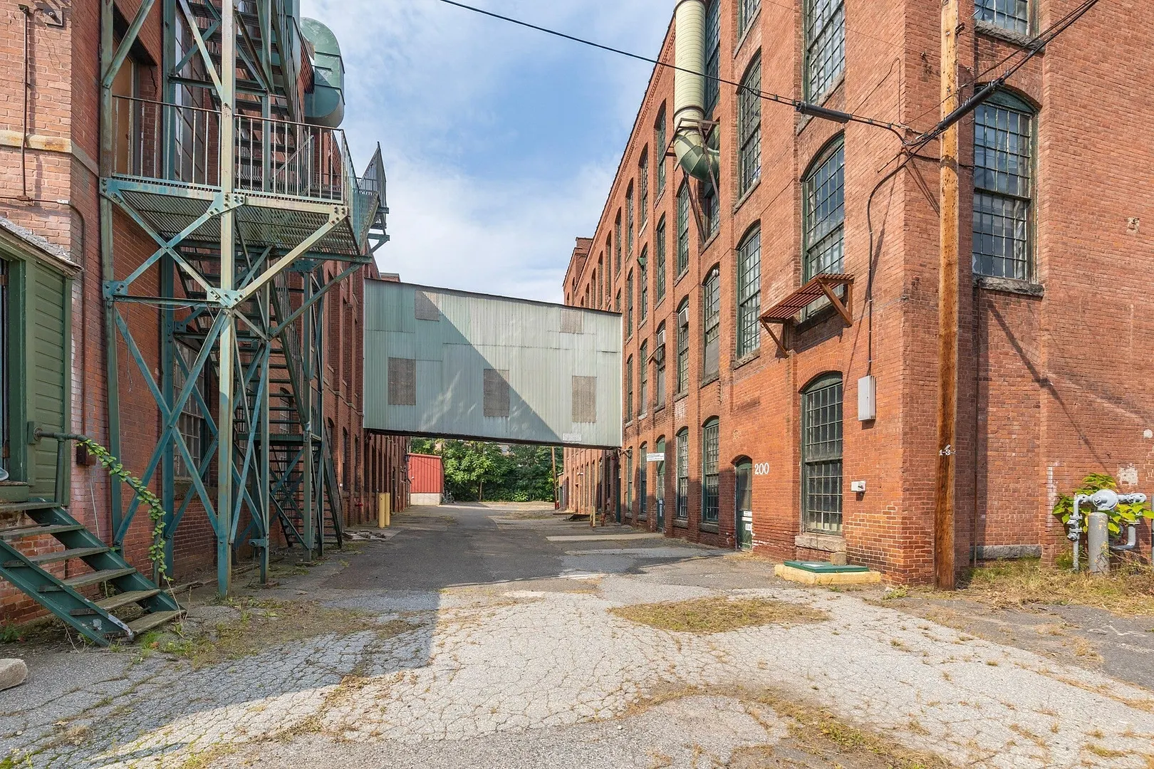 35 Lower Grape St Photo 5