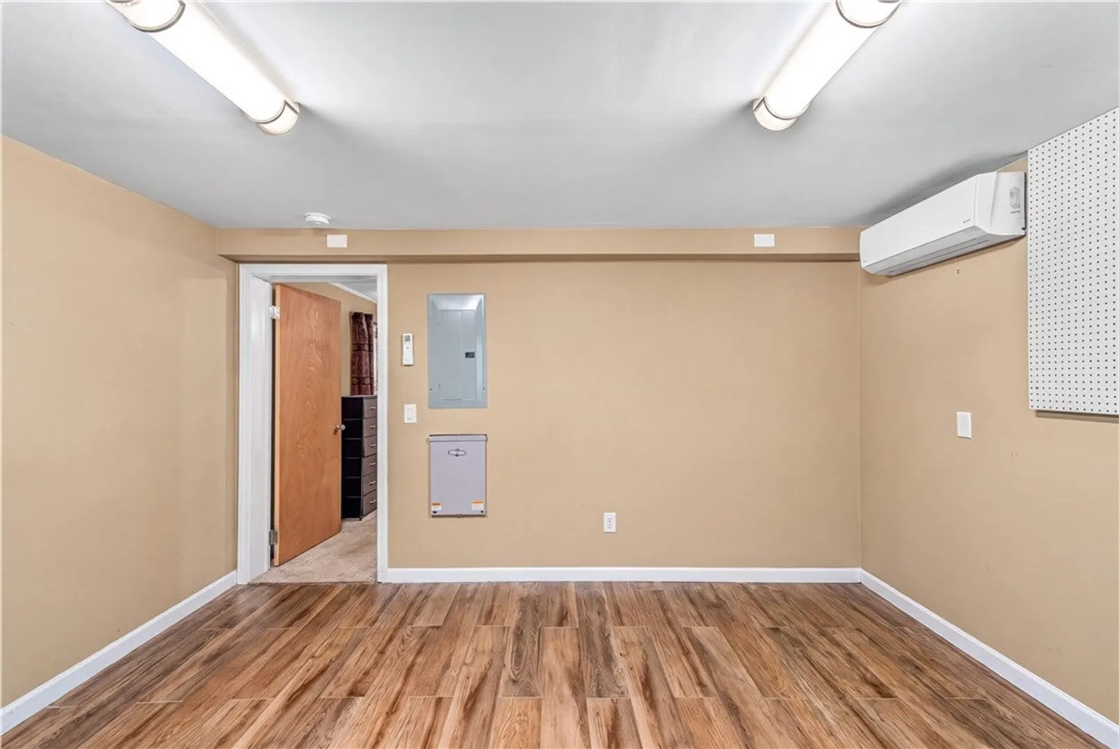 464 Gardiner Road #103 Photo 25